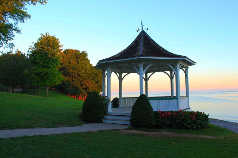 From Toronto: Niagara Falls Evening Tour With Boat Cruise - Stops along the Niagara Parkway