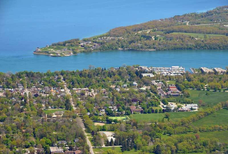 From Toronto: Niagara Falls Evening Tour With Boat Cruise - Niagara-on-the-Lake in 45 minutes