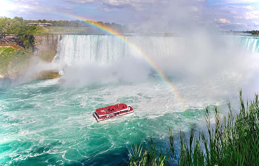 From Toronto: Niagara Falls Tour + Boat Ride and/or Journey - Seeing all three major waterfalls from Canada