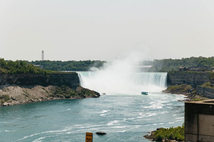 From Toronto: Niagara Falls + Winery, Cruise, & Lunch Option - Table Rock and lunch above the falls