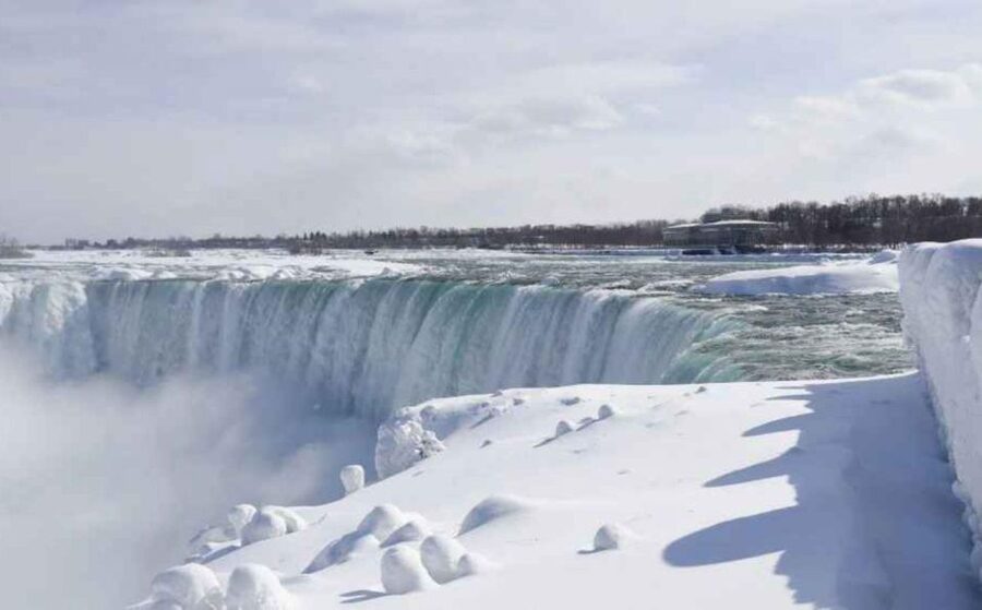 From Toronto: Winter Wonder of Niagara Falls Tour - Floral Showhouse and Niagara-on-the-Lake