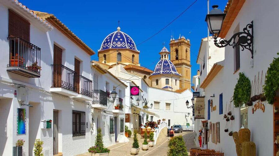 From Valencia: Guadalest, Altea & Algar Waterfalls Day Trip - What to pack and what to watch