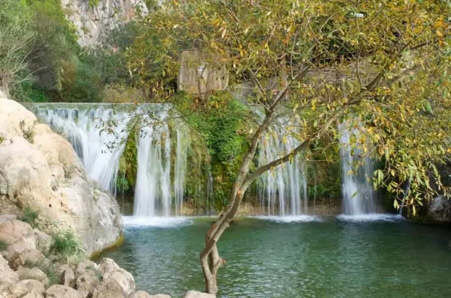 From Valencia: Trip to Guadalest, Altea, and entry to the Algar Waterfalls - Guadalest and the castle above the reservoir