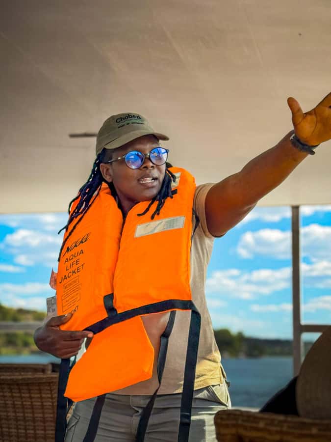 From Victoria Falls: Full Chobe Day trip to Chobe, Botswana - What the guides and staff add to the day