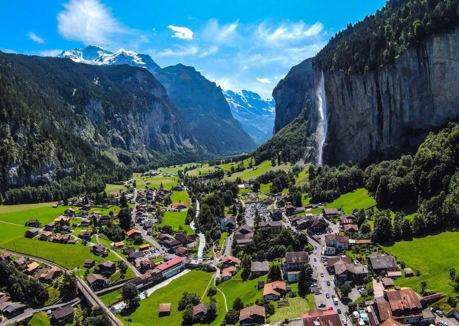 From Zurich: Waterfalls Valley & Aareschlucht Gorge Day Tour - Why this Zurich day trip works
