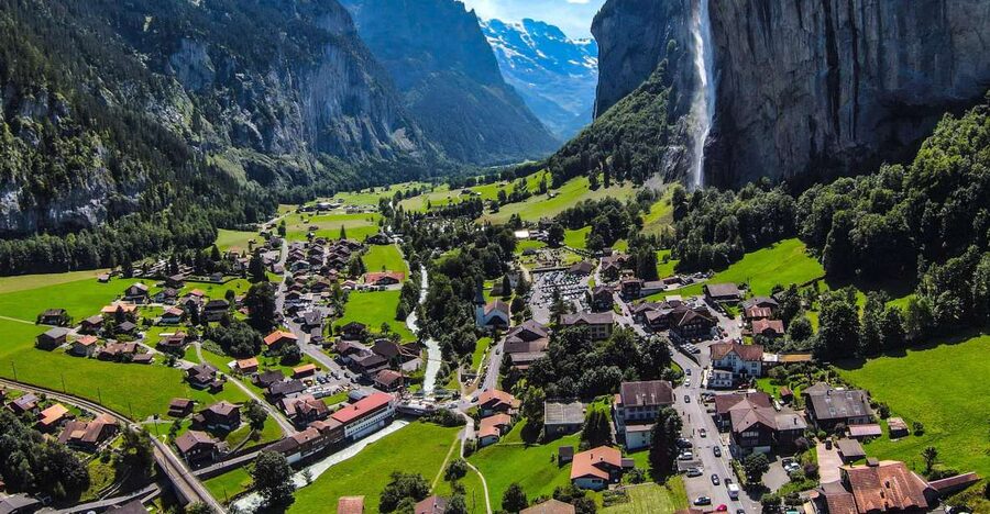 From Zurich: Waterfalls Valley & Aareschlucht Gorge Day Tour - Who should book this experience?