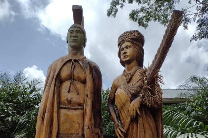 Full Day Oahu Tour with Byodo Temple & Waimea Waterfalls - The Guides Make a Big Difference