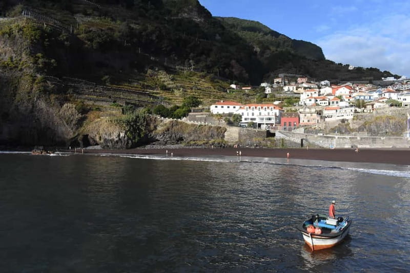 Funchal: Waterfalls, Volcanic Pools, and Fanal Forest Tour - Poço das Lesmas and Mata Sete: lava shaped by the sea