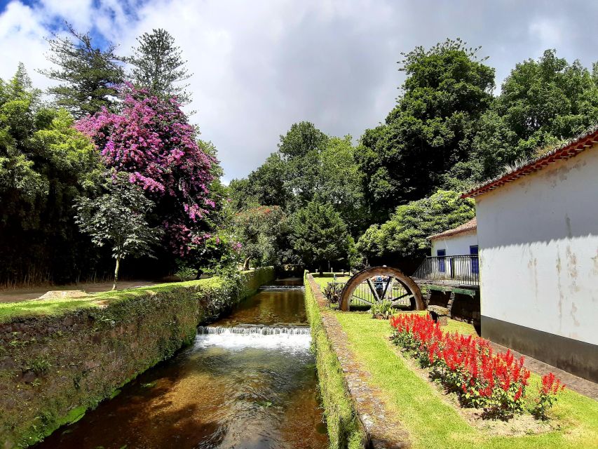 Furnas Volcano: Full Day Tour, Hot Springs & Waterfalls - Pico do Ferro and the Approach to Furnas