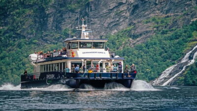 Geiranger: Fjord and Waterfalls Sightseeing Boat Trip