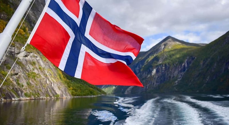Geiranger: Fjord and Waterfalls Sightseeing Boat Trip - The Suitor and The Bridal Veil
