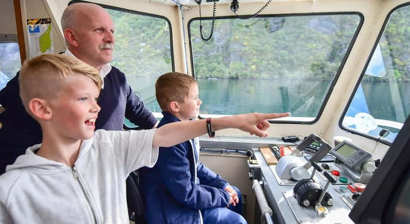 Geiranger: Fjord and Waterfalls Sightseeing Boat Trip - Using the GuideToGo app without missing the view