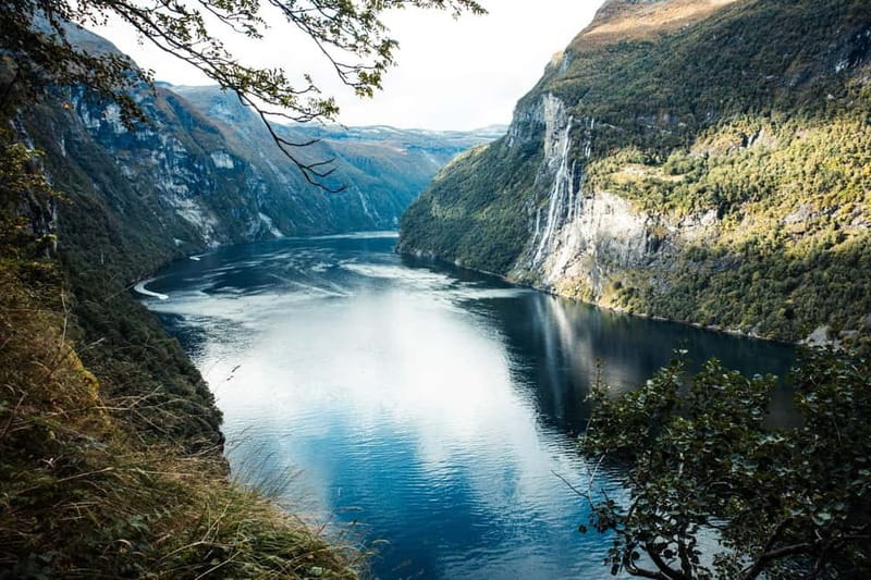 Geiranger: Kayak Tour with Waterfall Views - Getting ready for the water
