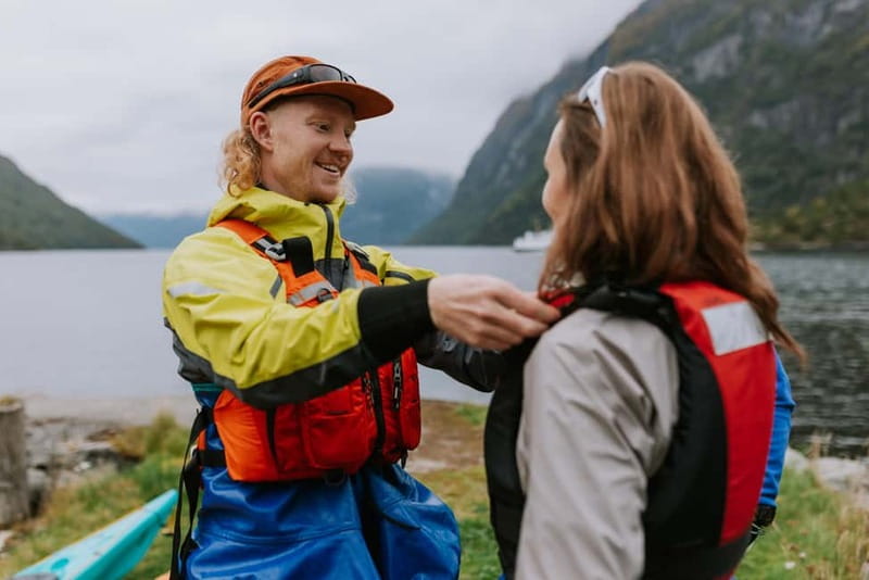 Geiranger: Kayak Tour with Waterfall Views - Photo breaks without rushing the fjord