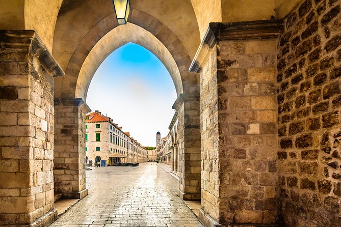 Group Day Tour Mostar and Kravice Waterfalls Tour from Dubrovnik - Guides, driving, and the group-tour tradeoff