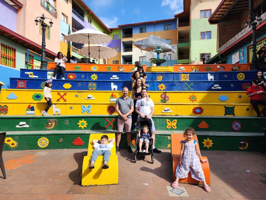 Guatape Coffee Villa including Rock Town & Waterfall - Paisa lunch beside the Guatape lake