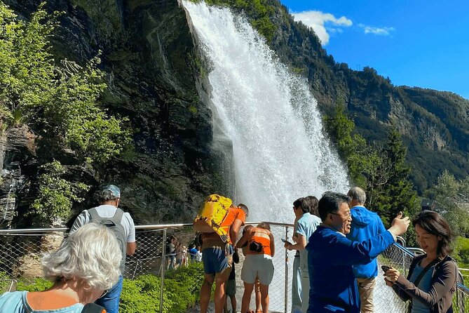 Guided tour to Hardangerfjord with Waterfalls and Ferry Crossing - The second ferry and the return to Bergen