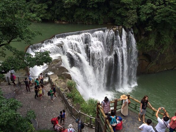 Half Day Private Tour to Jiufen, Shifen Waterfall & Pingxi Sky Lantern - Yin Yang Sea, where the water changes color
