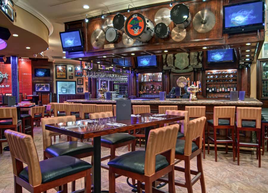 Hard Rock Cafe Meal: Niagara Falls, United States - Choosing between the Acoustic Rock and Electric Rock menus
