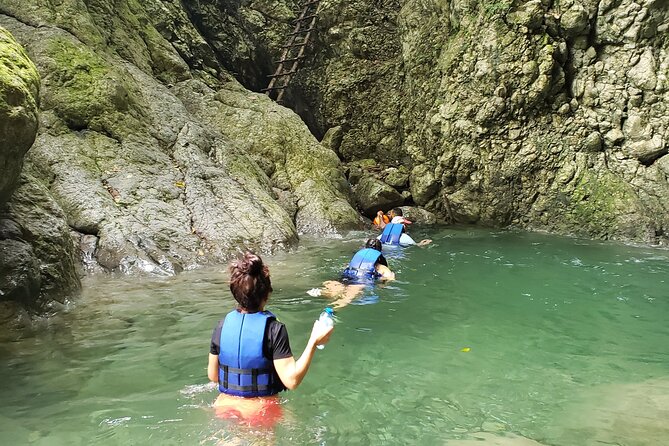 Hiking Tabernacle Thundering Waterfall in Dominican Republic - Key points at a glance