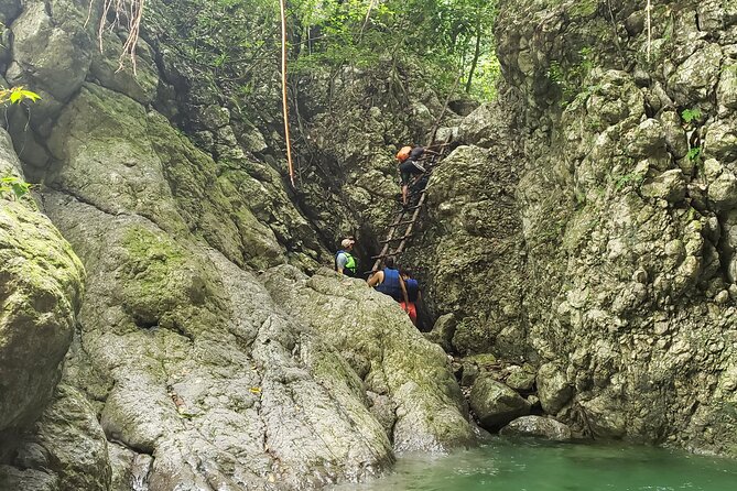 Hiking Tabernacle Thundering Waterfall in Dominican Republic - A Dominican lunch at Colmado María