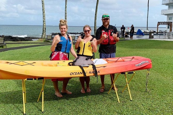 Historic Hilo Bay Waterfalls by Kayak - Keep watch for honu