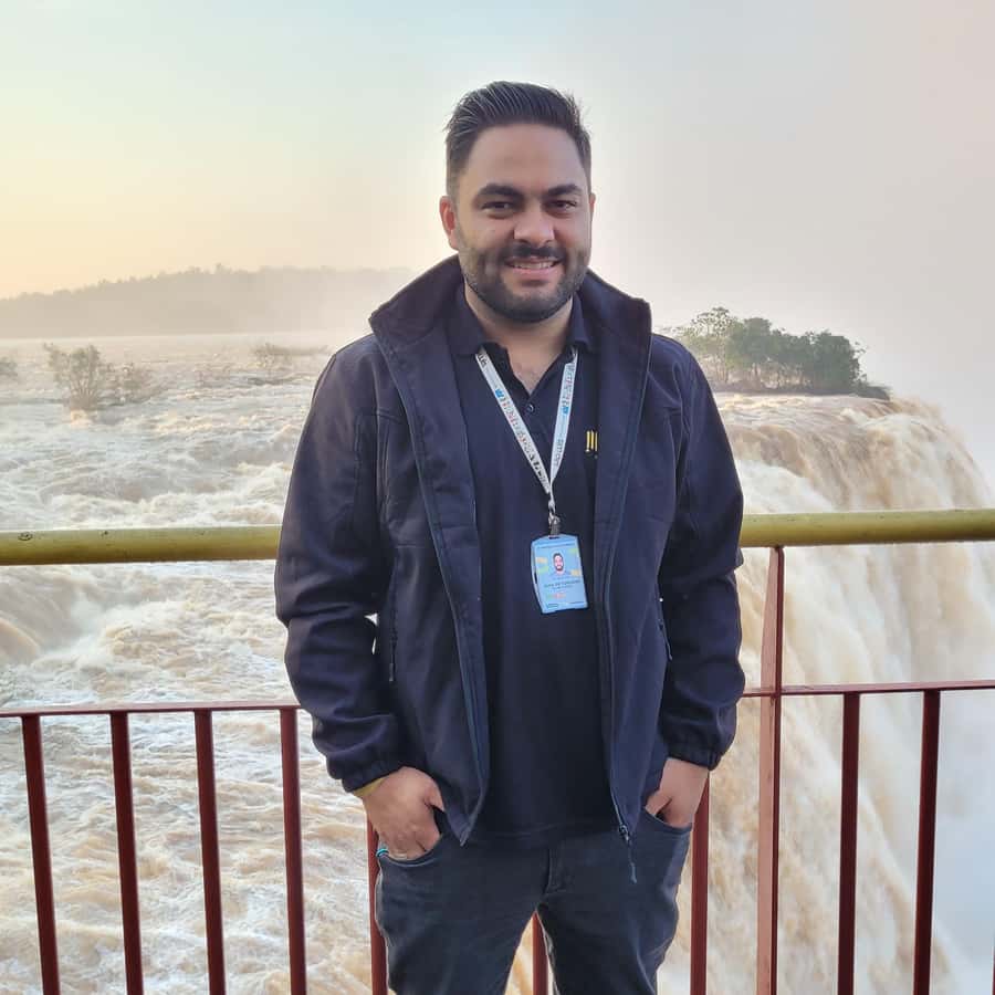 Iguassu Falls: Brazilian Side Private Tour - Lunch at Porto Canoas Restaurant
