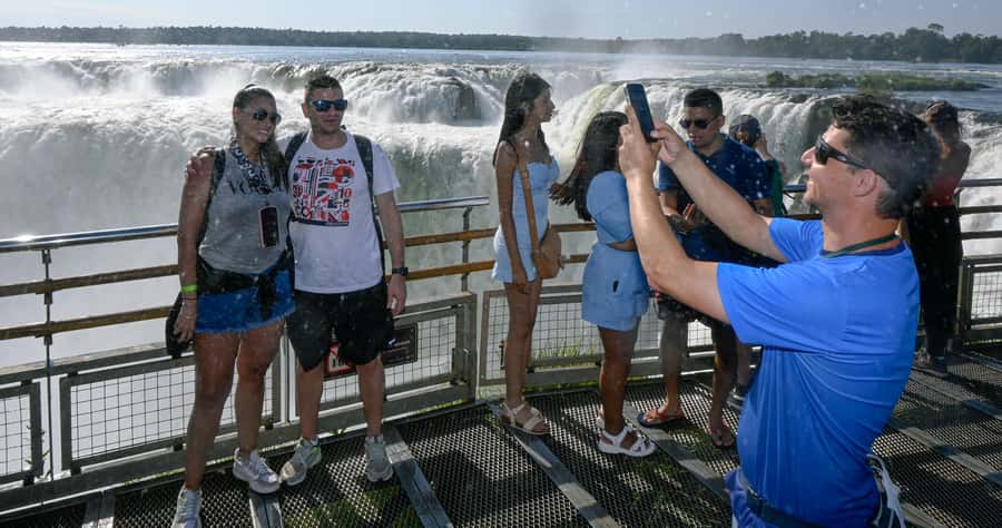 Iguassu Waterfalls: 1 Day Tour Brazil and Argentina's sides - What the $48 price really covers