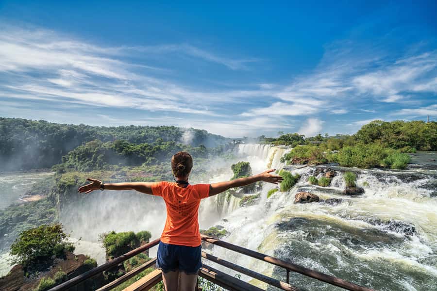 Iguazú Falls: The Natural Wonder of Argentina - Getting from your hotel to the park