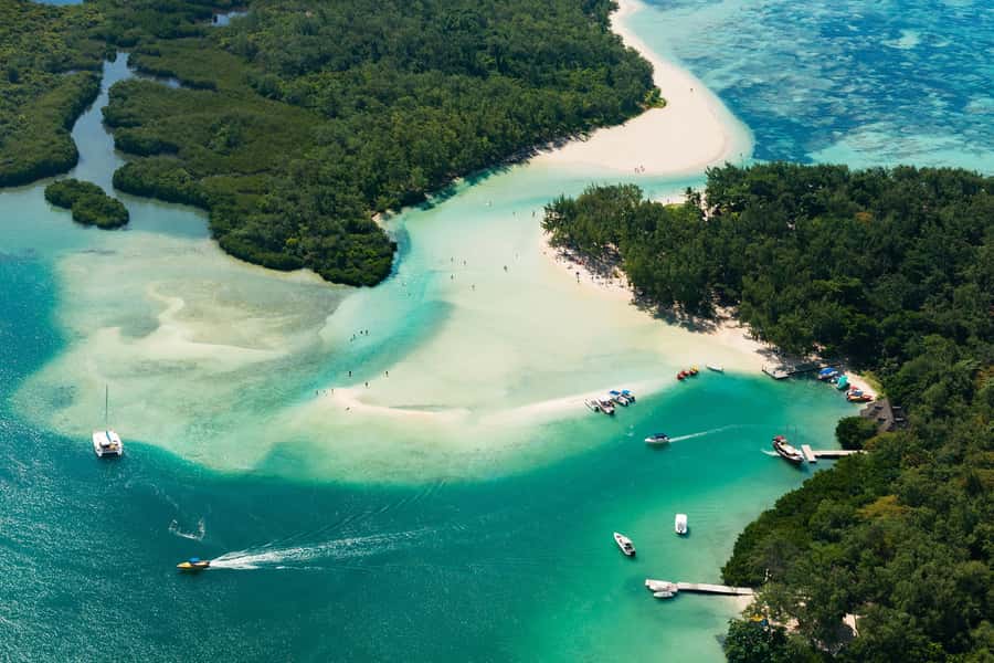 Ile aux Cerfs: Island & Waterfall Speedboat Tour with Lunch - Beach time at Ile aux Cerfs