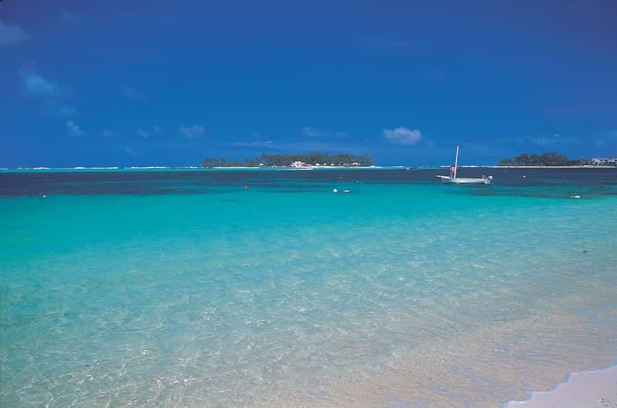Ile aux Cerfs: Island & Waterfall Speedboat Tour with Lunch - Leaving Trou d’Eau Douce by speedboat