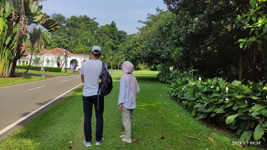 Jakarta : Botanical Garden, Waterfalls, and Rice Fields Tour - A short trek to Curug Nangka waterfall