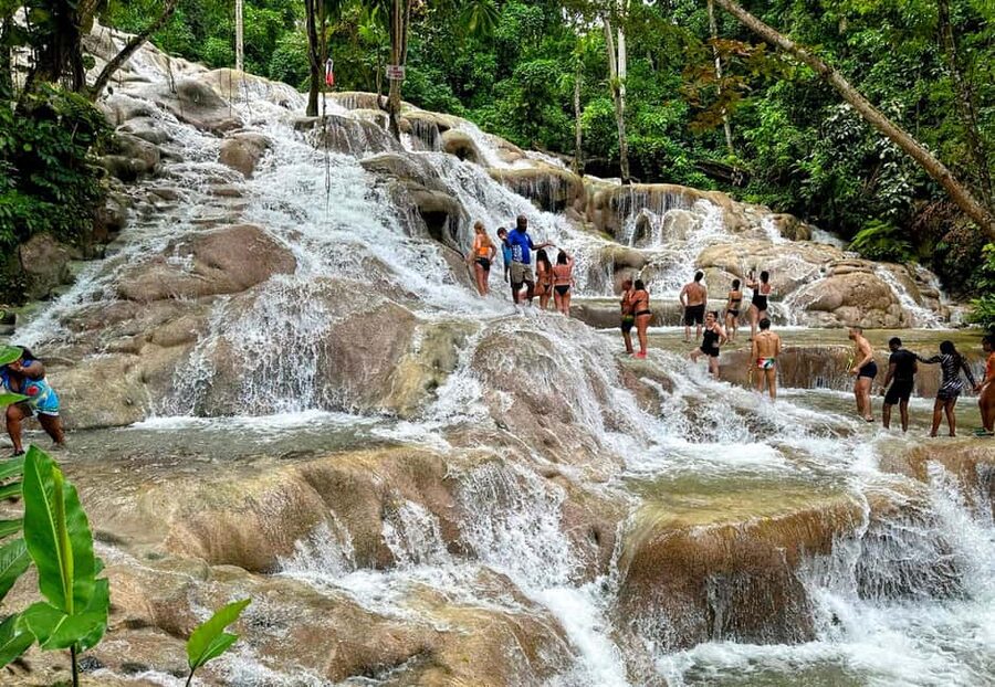 Jamaica Dunn's River Falls guided tour from Ocho Rios hotels - Swimming, caves, and the practical side of the climb