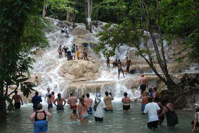 Jamaica Dunn's River Falls Party Cruise with Snorkeling - The return cruise turns into a party