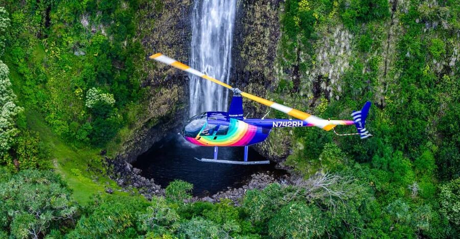 Kailua-Kona: Kohala, Volcanoes and Waterfall Helicopter Tour - Waimanu, Honopue, Pololu, and Waipio Valleys