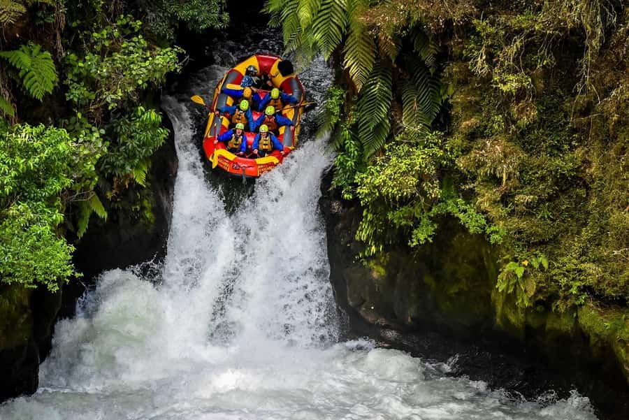 Kaituna River and Tutea Falls Whitewater Rafting - Reaching the red and yellow rafting base