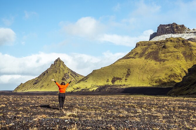 Katla Ice Cave & South Coast Day Tour from Reykjavik - Skógafoss: Icelandic power in 30 minutes