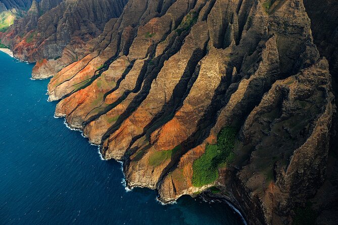 Kauai Airplane Tour: Na Pali Coast, Waterfalls & Window Seats - Boarding at Lihue Airport