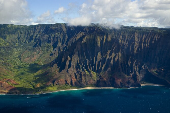 Kauai Airplane Tour: Na Pali Coast, Waterfalls & Window Seats - Wailua Falls and Kauai’s eastern valleys