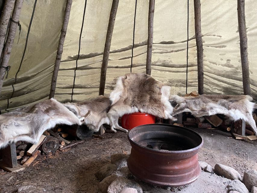 Korouoma Canyon Frozen Waterfalls Hike & Private Teepee BBQ - What to wear and what to leave behind