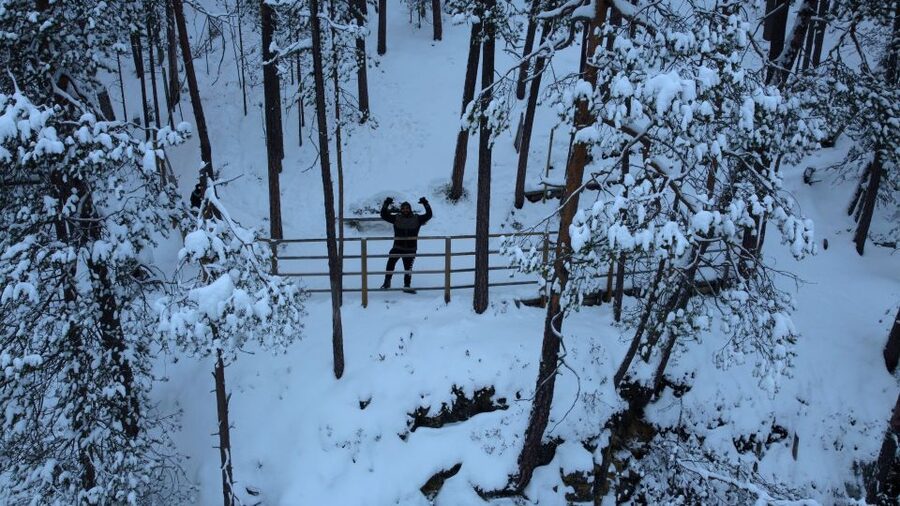 Korouoma: Frozen Waterfall Hiking Tour - Following the canyon to the icefalls
