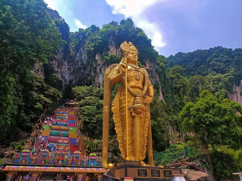Kuala Lumpur: Batu Caves, Ramayana Caves & Kanching Falls - Batu Caves and the 272 steps