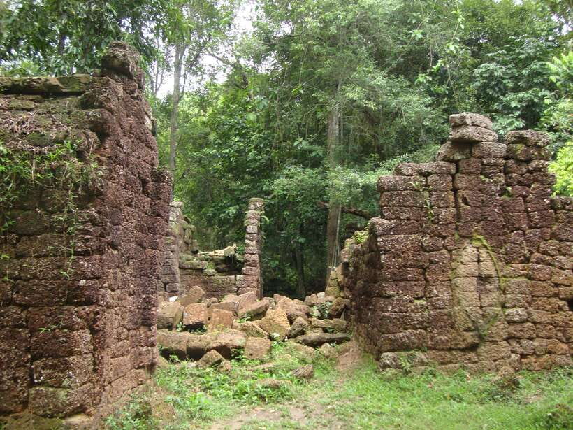 Kulen Mountain: Full-Day Private Waterfall Tour - Two waterfall stops for swimming and lunch