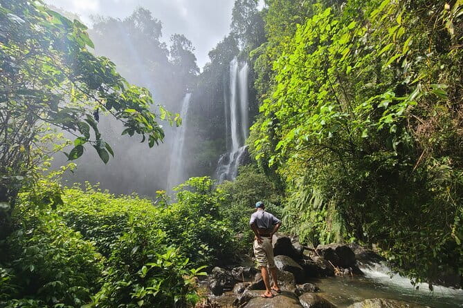 Lemukih Hidden Trekking Waterslide Sekumpul and Fiji Waterfall - Walking through rice terraces and forest