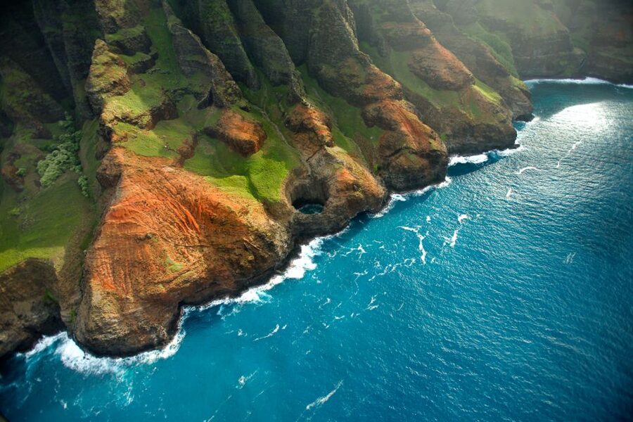 Lihue: Deluxe Waterfall Safari Helicopter Tour - Waialeale Crater and its many waterfalls