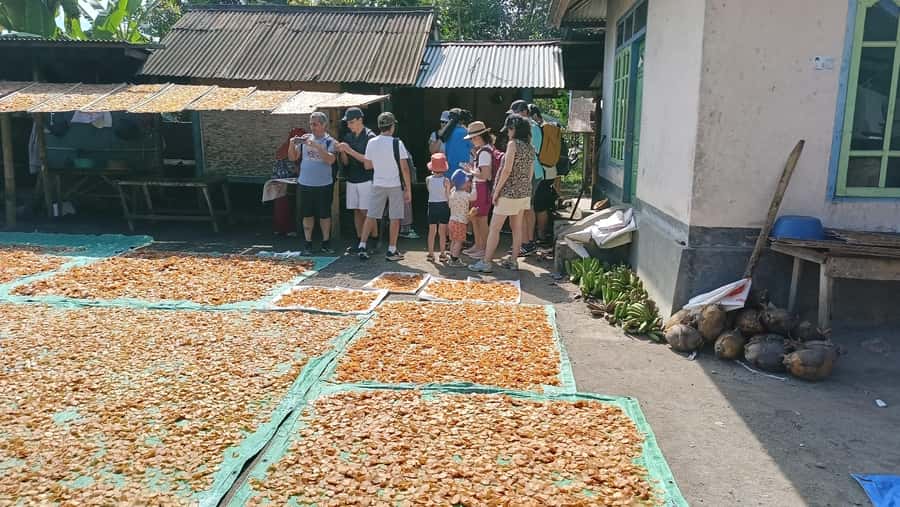 Lombok: Tetebatu Walking Tour with Monkey Forest & Waterfall - Lunch with a local family