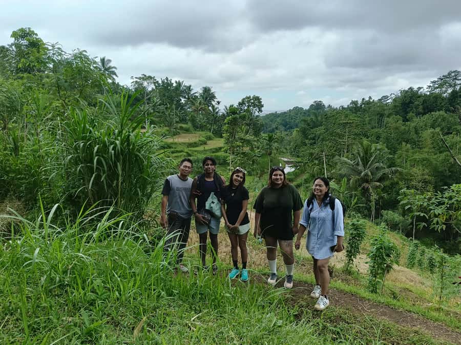 Lombok: Tetebatu Walking Tour with Monkey Forest & Waterfall - Guides, driving, and group size