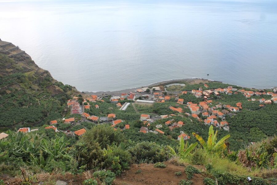 Madeira : Southwest coast, Run & Anjo´s Waterfall 4x4 Tour - Prazeres and Estreito da Calheta round out the day