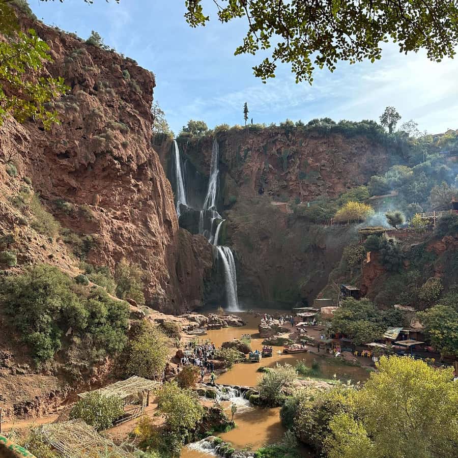 Marrakech to Ouzoud waterfalls day tour - Guide & boat ride - Arriving at the 110-meter cascades