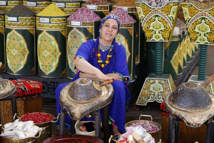 Marrakesh: Ourika Waterfalls, Atlas Mountains, Guide + Lunch - Seeing argan oil made by hand